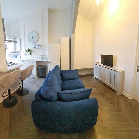 Entire 2 Bed Flat On 3Rd Floor Near City Centre & Stadium Cardiff Kültér fotó