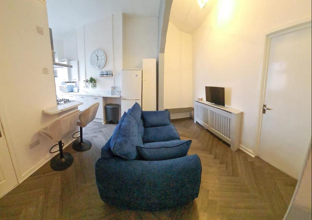 Entire 2 Bed Flat On 3Rd Floor Near City Centre & Stadium Cardiff Kültér fotó